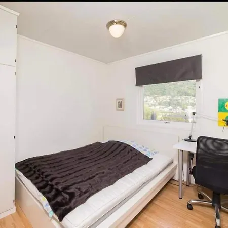 Ovre Stedjeveg 32 Hotell 4*